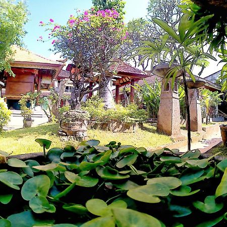 Surf Doggie Inn Kuta  Exterior photo