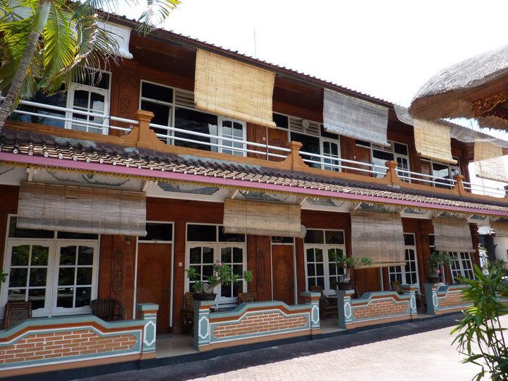Surf Doggie Inn Kuta  Exterior photo