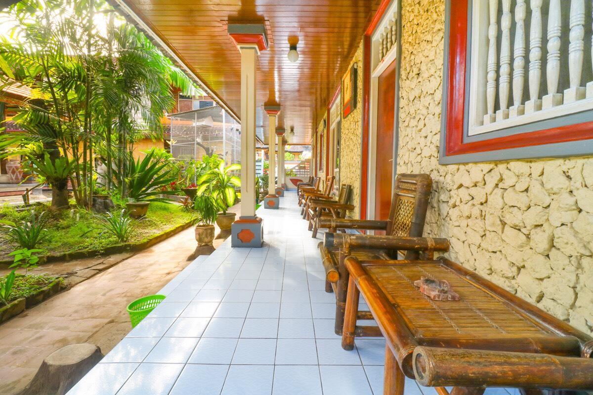 Surf Doggie Inn Kuta  Exterior photo